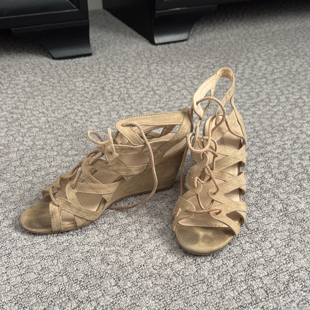 Elegant Tan Wedge Sandals